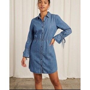 express blue cut out dress The most gorgeous pleated cut out dress from @express I sized down on to a 2, get your regular size!! This blue has me #expressyou #expresspartner #express #august2022 #styleinspo @caromontphotography